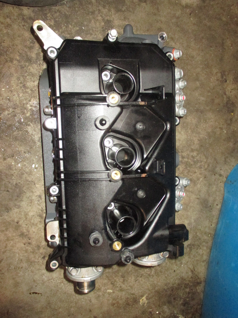Yamaha 4.2L 300hp 4 stroke outboard starboard cylinder head (6CE-00)