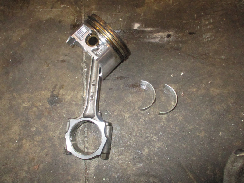 Suzuki DF90 outboard piston and rod (12111-90J01)