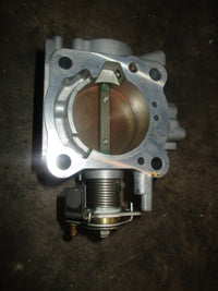 Load image into Gallery viewer, Suzuki DF90 outboard throttle body w/ sensor (13300-90J00)
