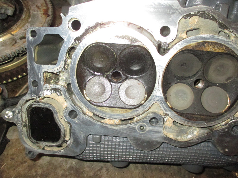 Yamaha 4.2L 300hp 4 stroke outboard starboard cylinder head (6CE-00)