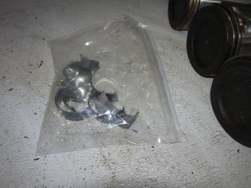 Suzuki DF115 115hp Outboard Piston and Rod Set of 4 (12111-90J01)