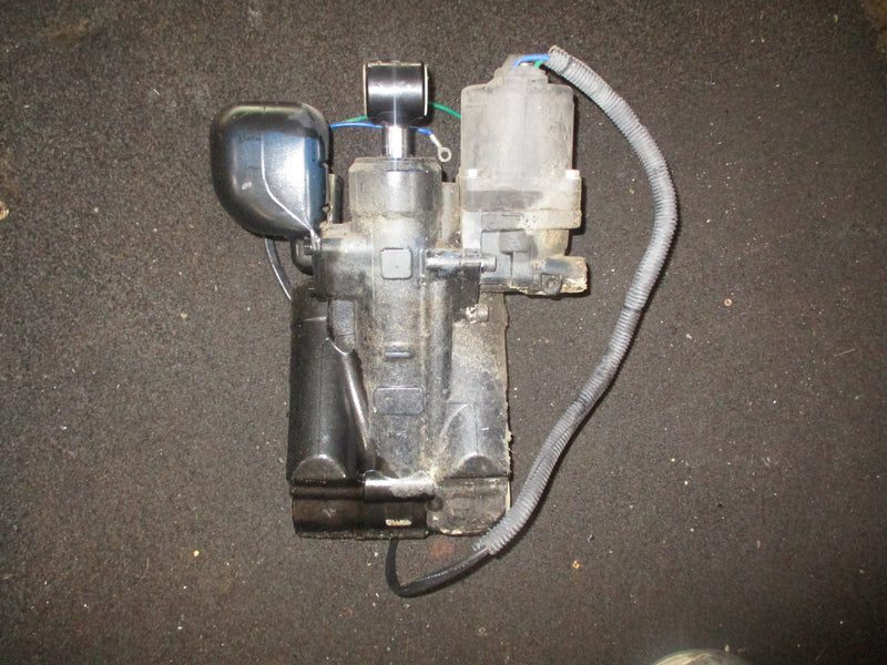 Suzuki DF70 outboard tilt trim unit