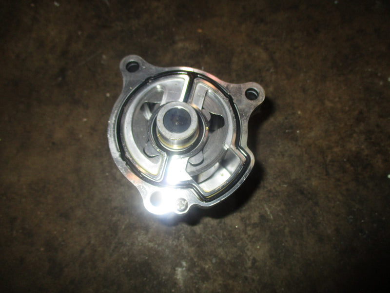 Suzuki DF90 outboard oil pump (16400-90J00)