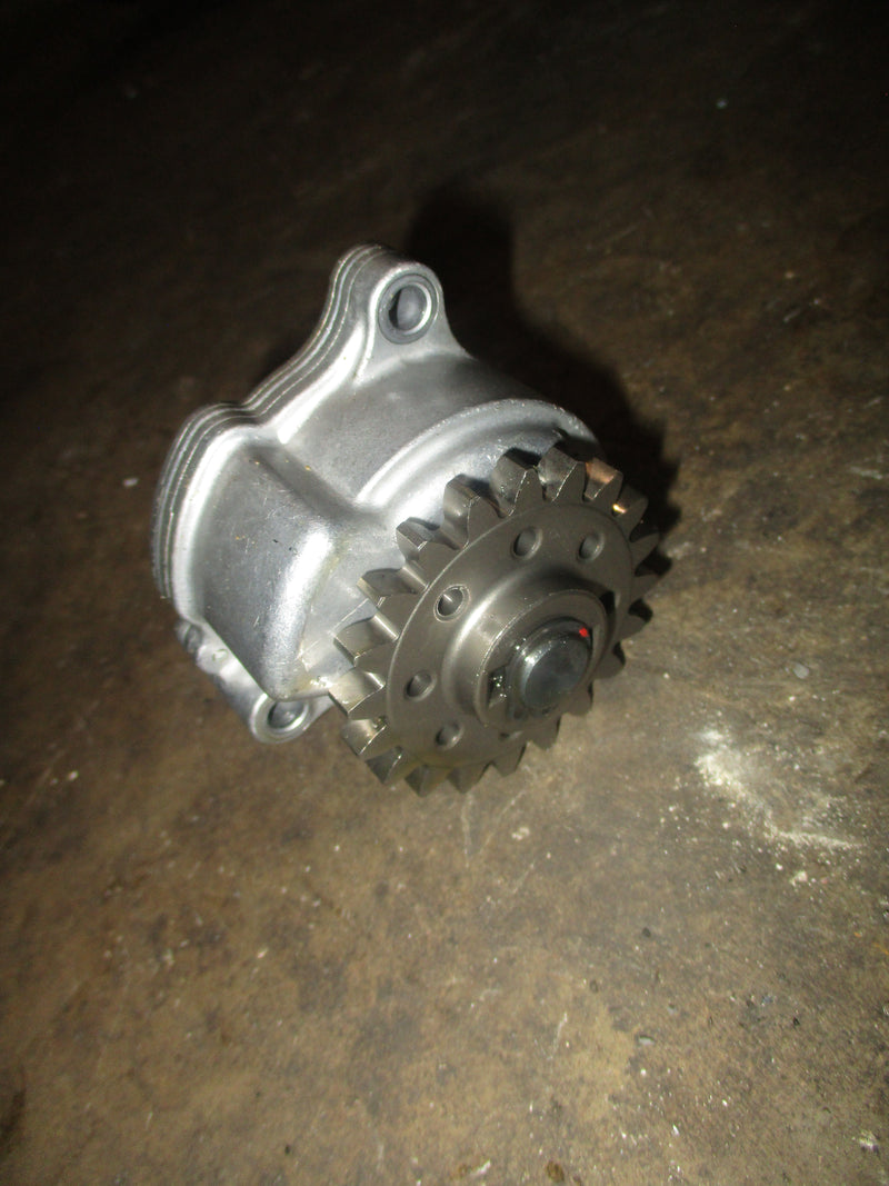 Suzuki DF90 outboard oil pump (16400-90J00)