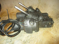 Load image into Gallery viewer, Yamaha 75hp 2 stroke outboard Tilt Trim Unit (6H1-13)
