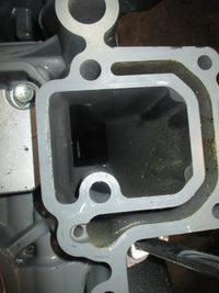 Load image into Gallery viewer, Suzuki DF90 outboard 25" mid section
