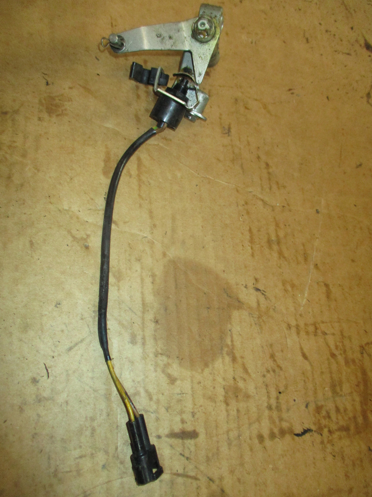 Johnson Suzuki 115hp 4 stroke outboard neutral switch and bracket (37721-99E10)