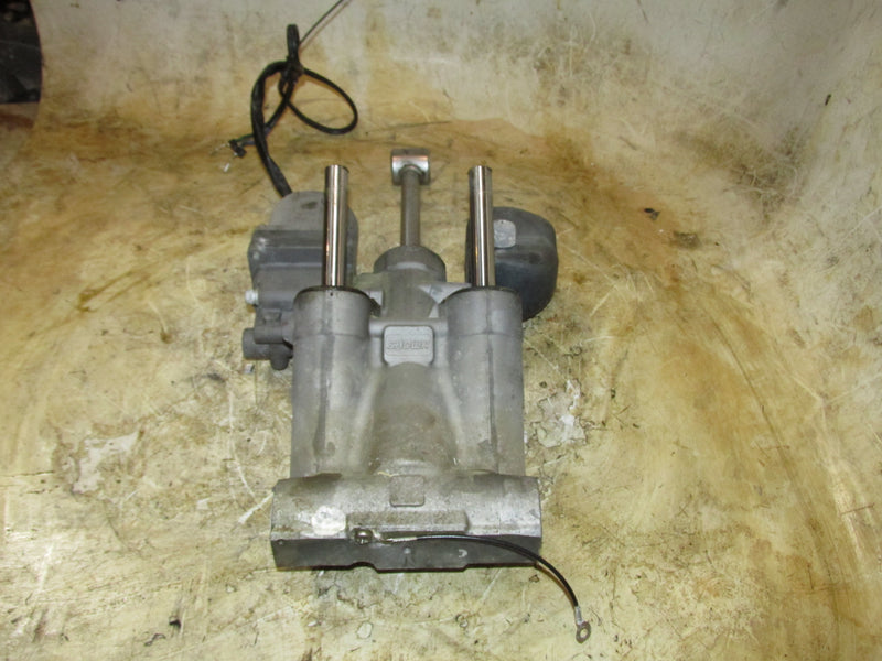 Suzuki DF140 140hp Outboard Tilt Trim Unit Showa (48503-92J01)