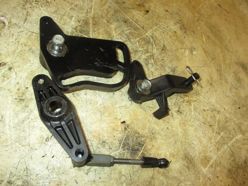 Yamaha 150hp 4 Stroke outboard throttle bracket (63P-41213-00)
