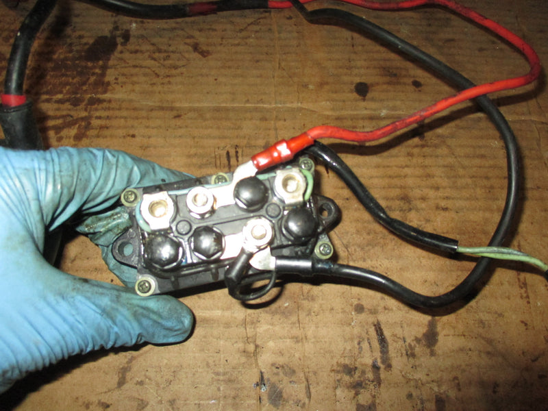 Yamaha 225hp 4 stroke outboard tilt trim relay (69J-81950-11)