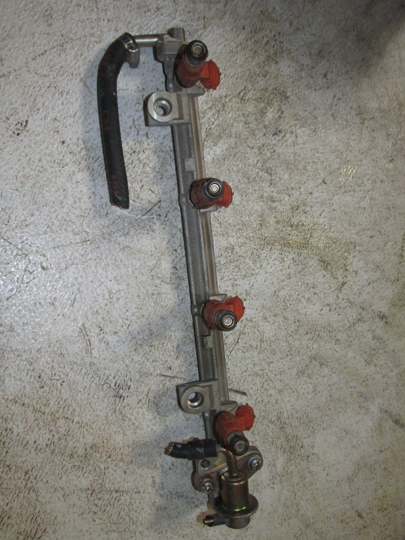 Yamaha 115hp 4 Stroke Outboard Fuel Rail and Injector Set (68V-13160-00-00)