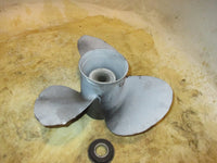 Load image into Gallery viewer, Johnson 70hp VRO 2 stroke outboard Solas aluminum propellor (13.75x13)
