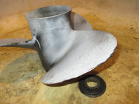 Load image into Gallery viewer, Johnson 70hp VRO 2 stroke outboard Solas aluminum propellor (13.75x13)
