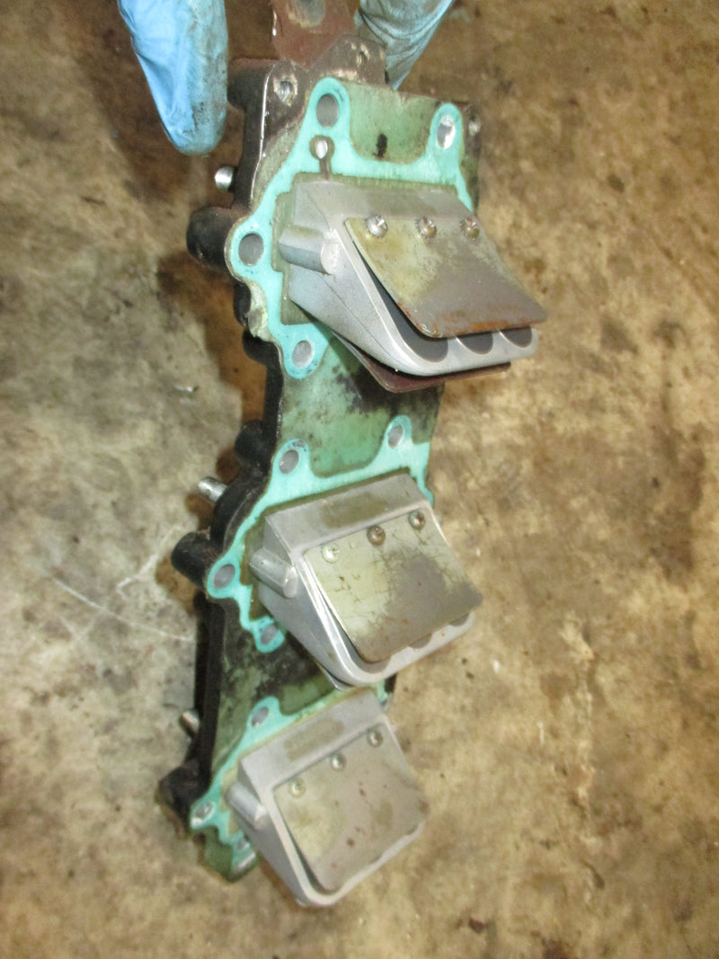 Evinrude 70hp 2 stroke outboard intake manifold with reeds (323689)