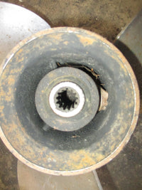 Load image into Gallery viewer, Evinrude ETEC 90hp outboard stainless steel SST propeller 13 7/8 x 19 (176573)
