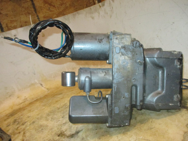 Yamaha 200hp 2 stroke outboard tilt trim unit