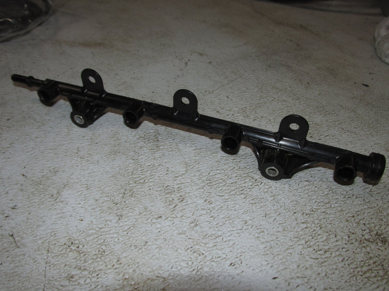 Yamaha 90hp 4 Stroke Outboard Fuel Rail (6D8-13161-00)