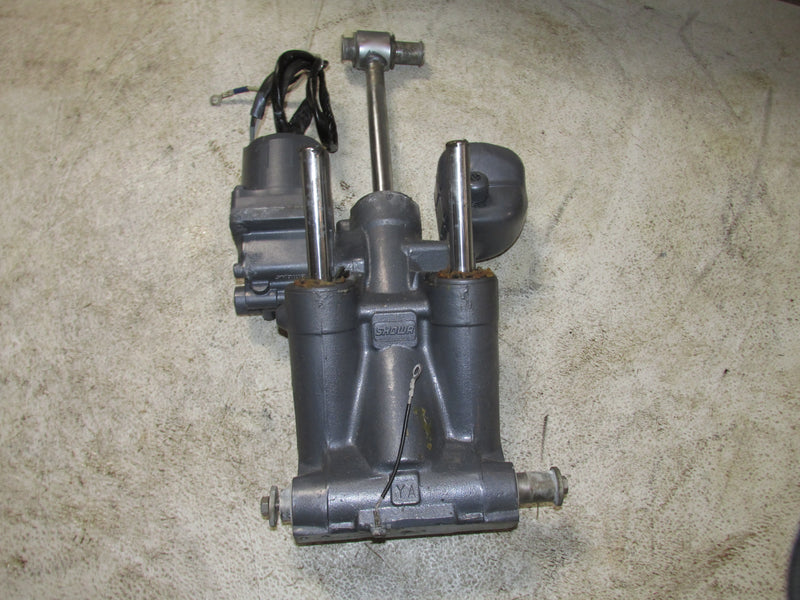 Yamaha 150hp 2 Stroke Outboard Showa Tilt Trim Unit (64E-43800-02-4D)