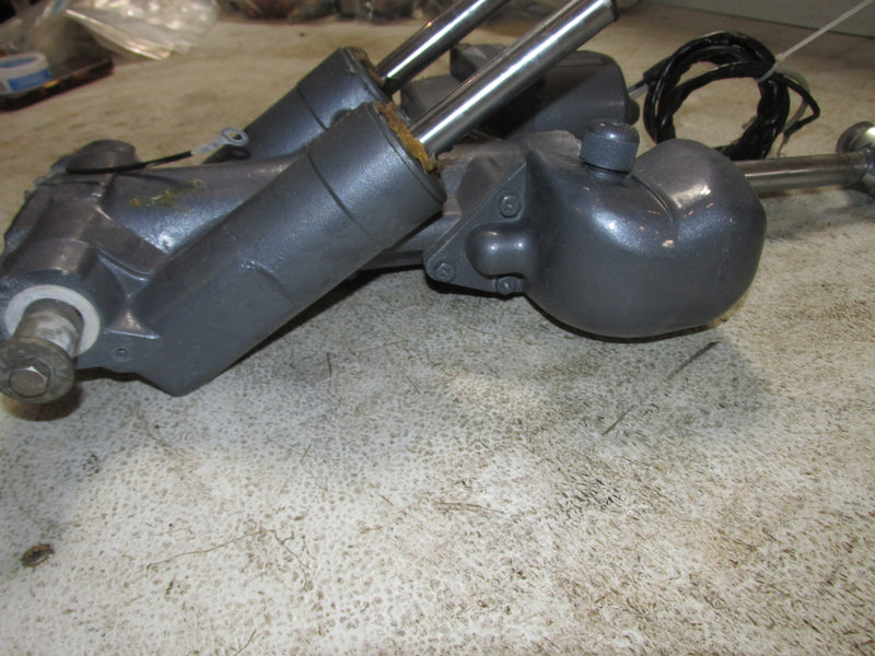 Yamaha 150hp 2 Stroke Outboard Showa Tilt Trim Unit (64E-43800-02-4D)
