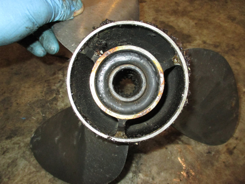 Evinrude 70hp 2 stroke outboard ss propellor (389948)