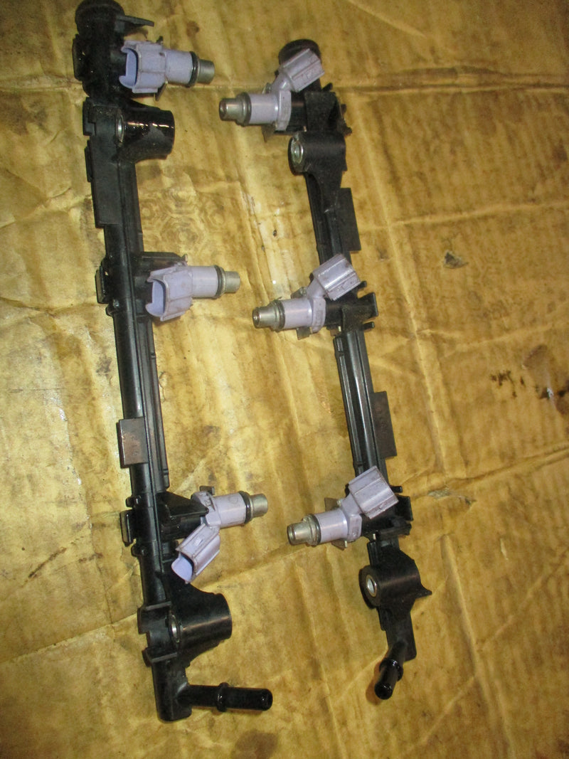 Yamaha 250hp 4 stroke outboard fuel rail and injector set (6P2-13160-10-00)