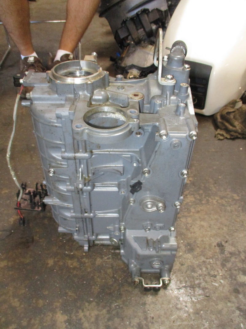 Suzuki DF90A 4 stroke outboard crankcase block *Read description*