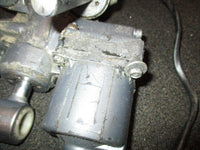 Load image into Gallery viewer, Yamaha 115hp 2 stroke outboard SHOWA tilt trim unit PARTS ONLY
