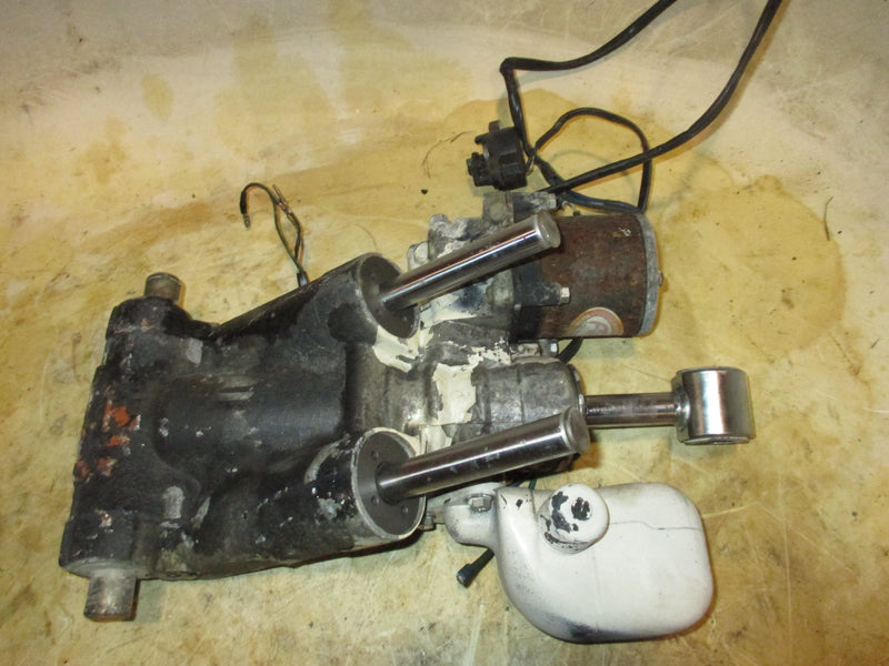 Evinrude 150hp 60 degree 2 stroke outboard tilt trim unit
