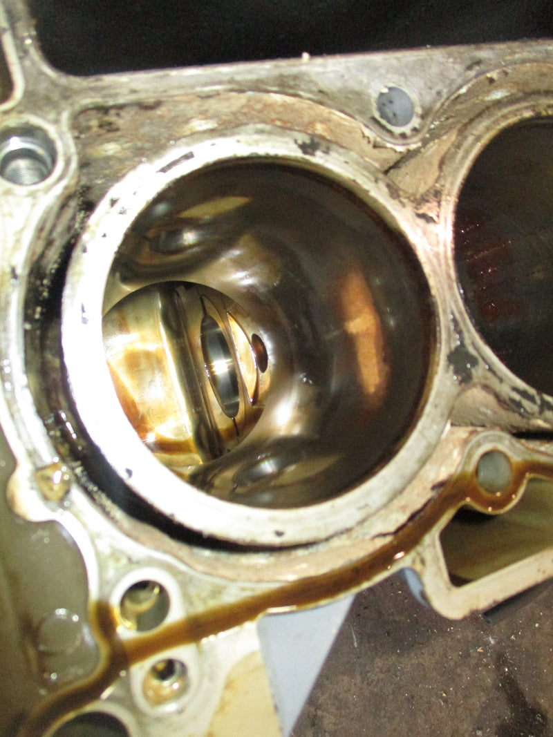 Suzuki DF115 outboard crankcase block