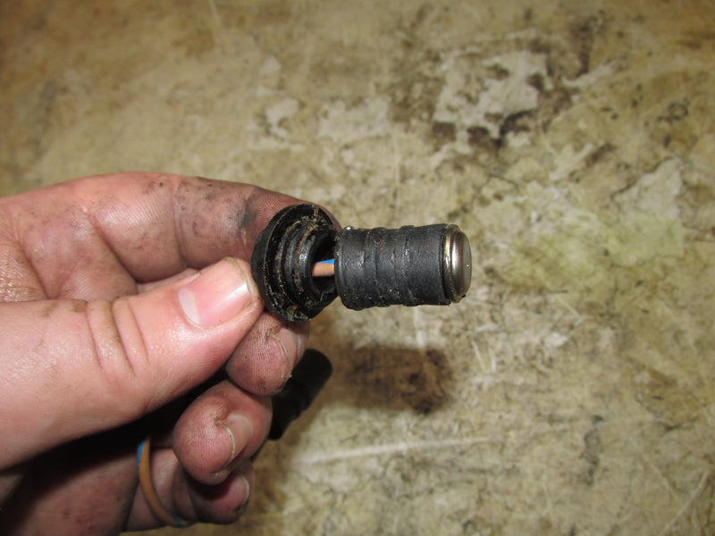Johnson 90hp 60 Degree 2 stroke Outboard Cylinder Temp sensor (514388)