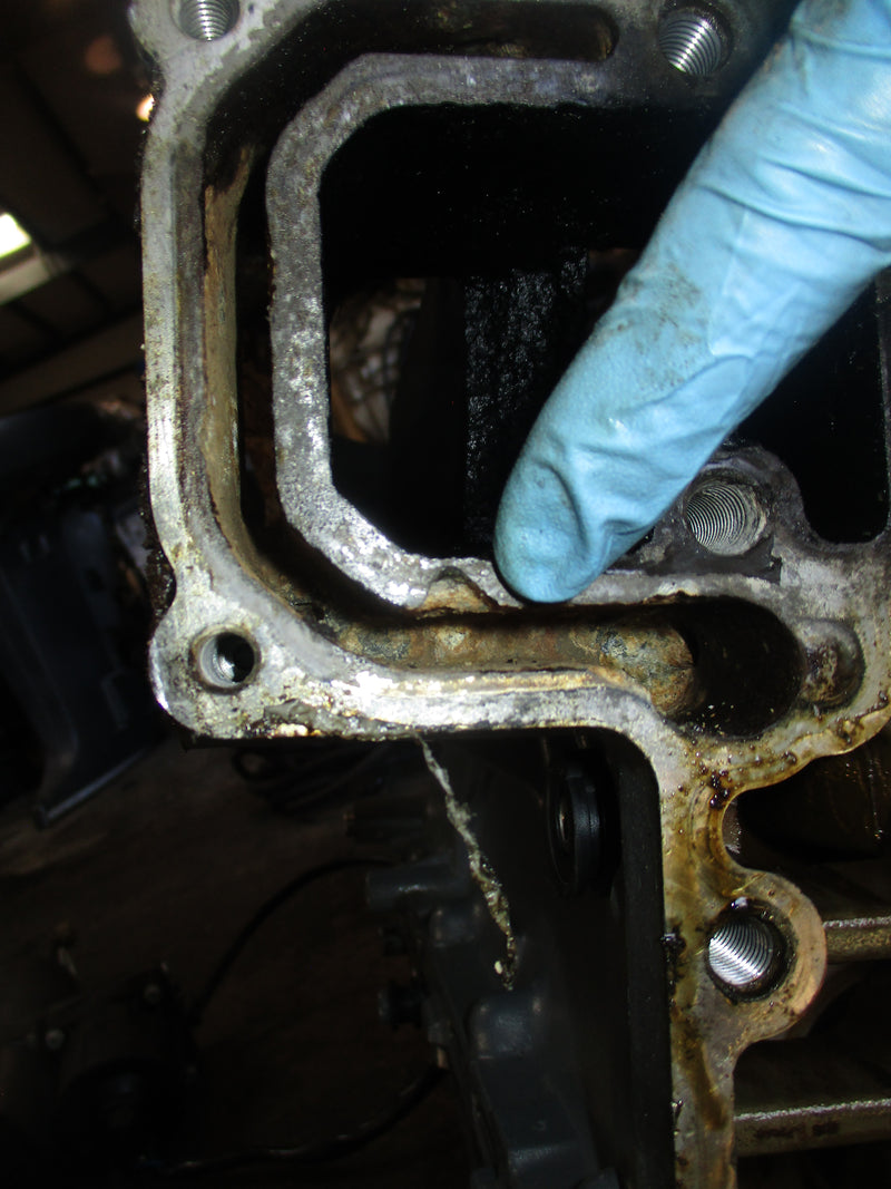 Suzuki DF115 outboard crankcase block