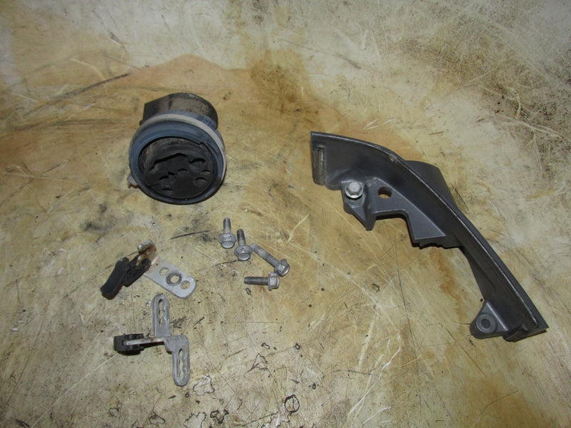 Yamaha 150hp 4 Stroke Outboard Rigging Grommet and Holder (6DA-42725-00-00)