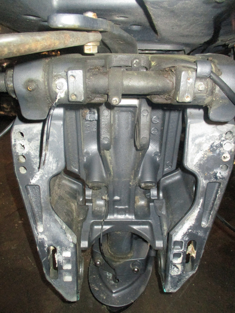 Yamaha 115hp 2 stroke outboard 25" shaft mid section
