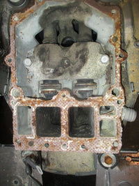 Load image into Gallery viewer, Yamaha 115hp 2 stroke outboard 25" shaft mid section
