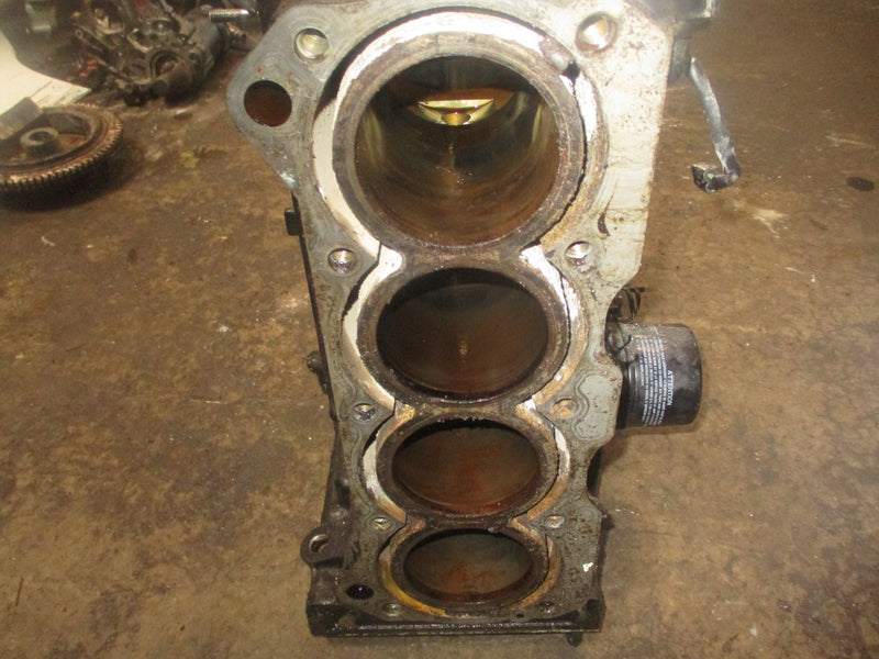 Suzuki DF70 outboard crankcase block