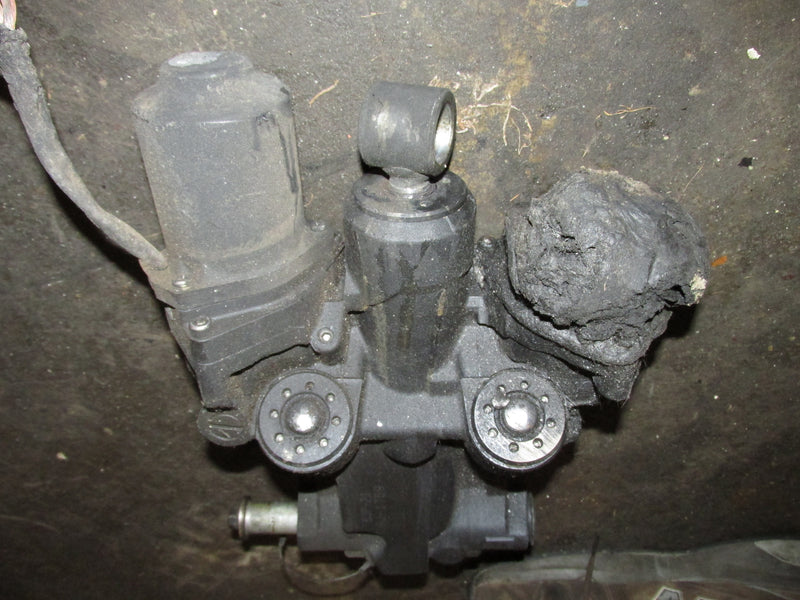 Yamaha 200hp 4 Stroke Outboard Tilt Trim Unit (Parts) (63P-21)