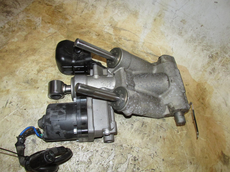 Honda BF225A 225hp 4 Stroke Outboard Showa Tilt Trim Unit