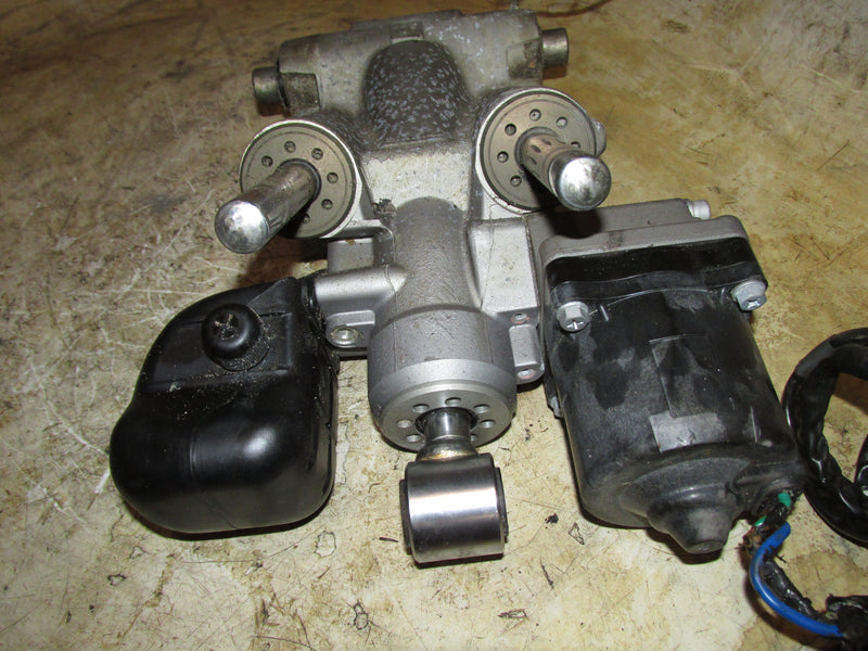 Honda BF225A 225hp 4 Stroke Outboard Showa Tilt Trim Unit