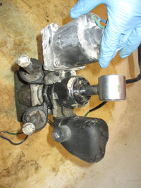 Load image into Gallery viewer, Evinrude 175hp ocean pro 2 stroke outboard tilt trim unit
