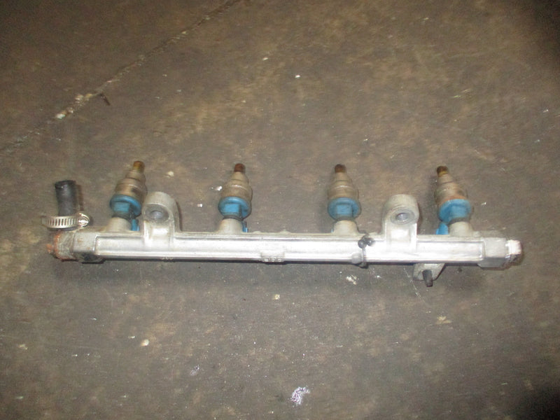 Suzuki DF70 outboard fuel rail and injector set (15751-99E00) (15710-99E00)