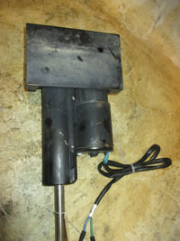 Load image into Gallery viewer, Mercury 90hp 2 Stroke 3 Cylinder outboard Tilt Trim Unit
