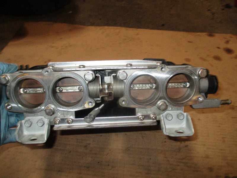 Yamaha 150hp 4 stroke outboard  Intake manifold and throttle body