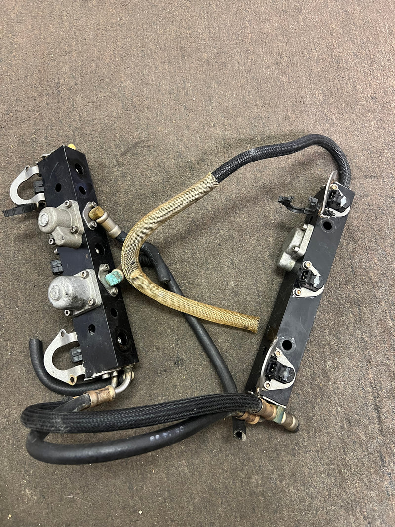 Mercury Optimax 225hp 2 Stroke Outboard fuel rail and injector set