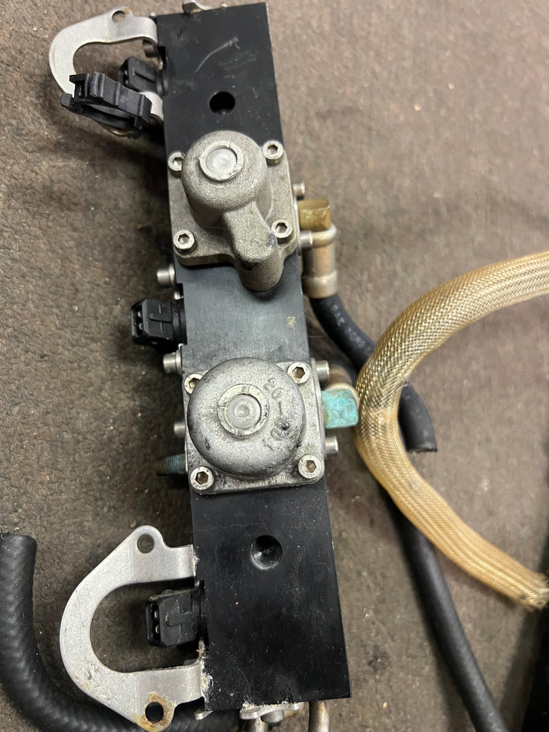 Mercury Optimax 225hp 2 Stroke Outboard fuel rail and injector set