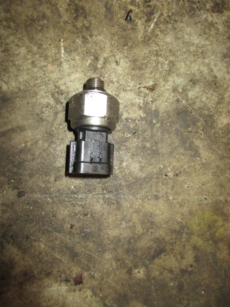 Yamaha 250hp 4 stroke outboard oil pressure sensor (6AW-11371-10)