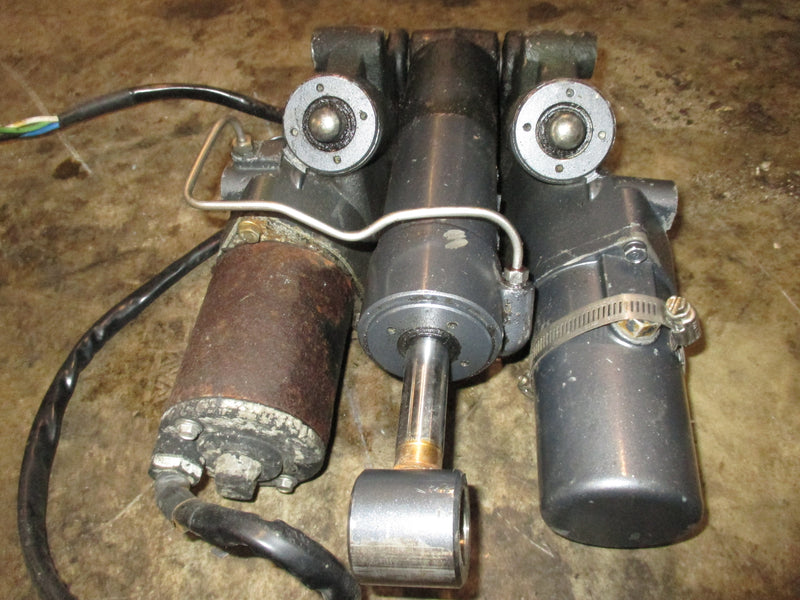 Yamaha 250hp OX66 outboard tilt trim unit (parts only)