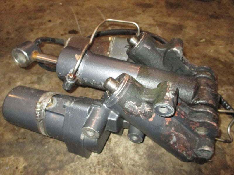 Yamaha 250hp OX66 outboard tilt trim unit (parts only)