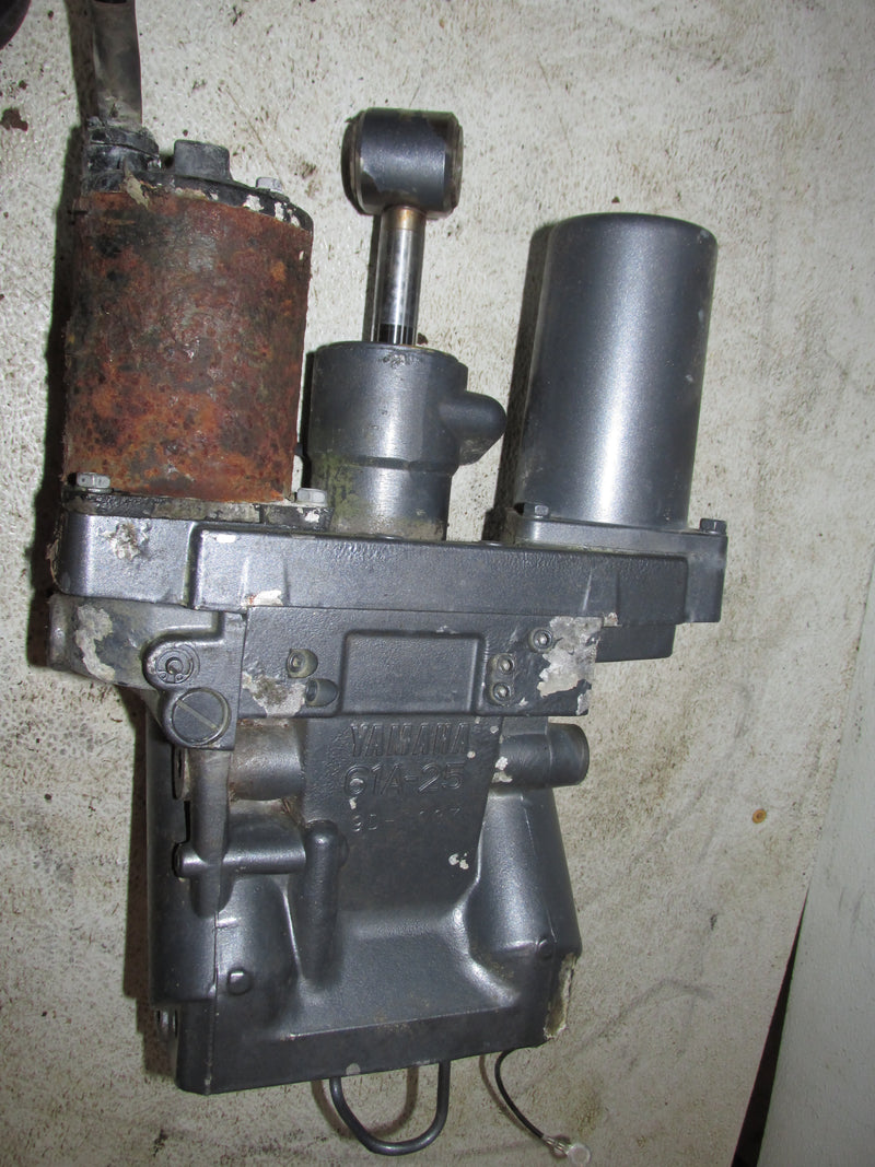Yamaha 225hp OX66 2 Stroke Outboard Tilt Trim Unit