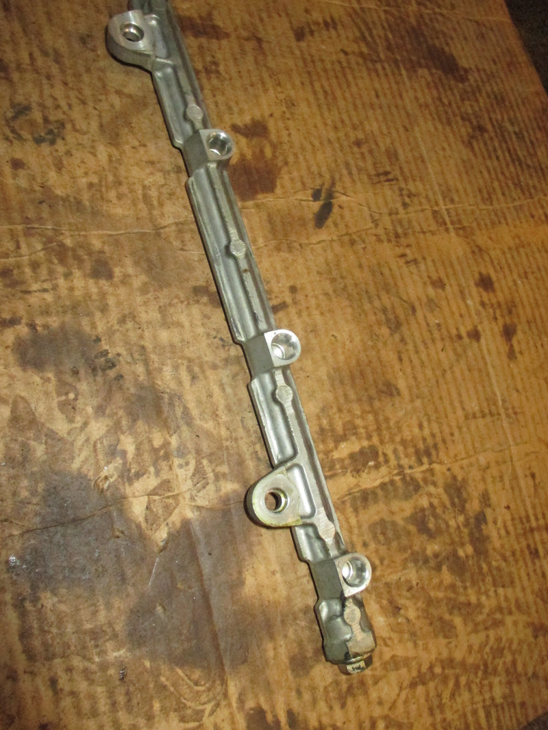 Suzuki DF150A 150hp 4 stroke outboard fuel rail (15751-96J00)