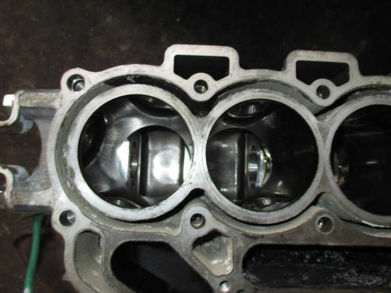 Suzuki DF90 90hp 4 stroke outboard crankcase block
